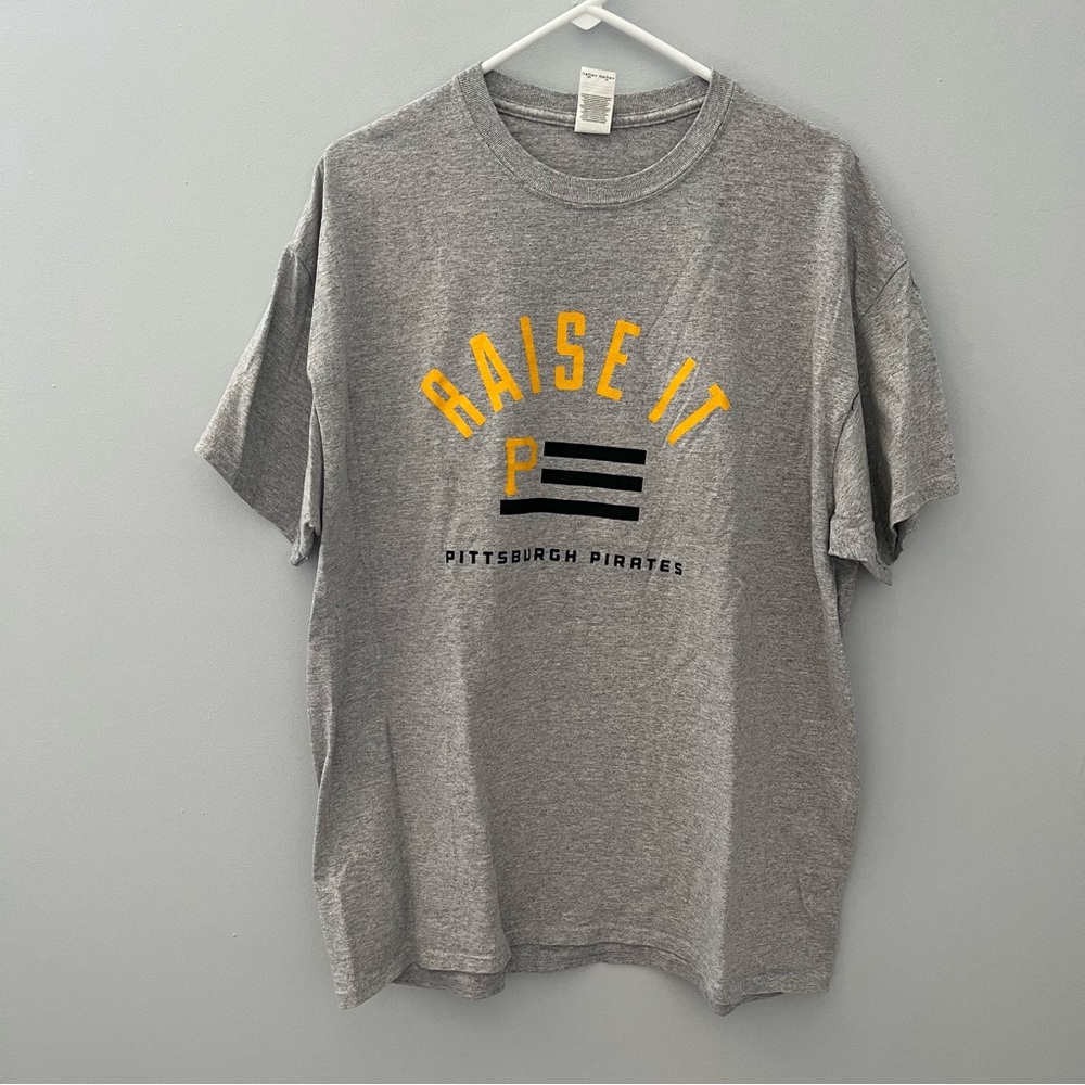 Pittsburgh Pirates Shirt Mens Extra Large Gray Raise It MLB Baseball Crew Neck